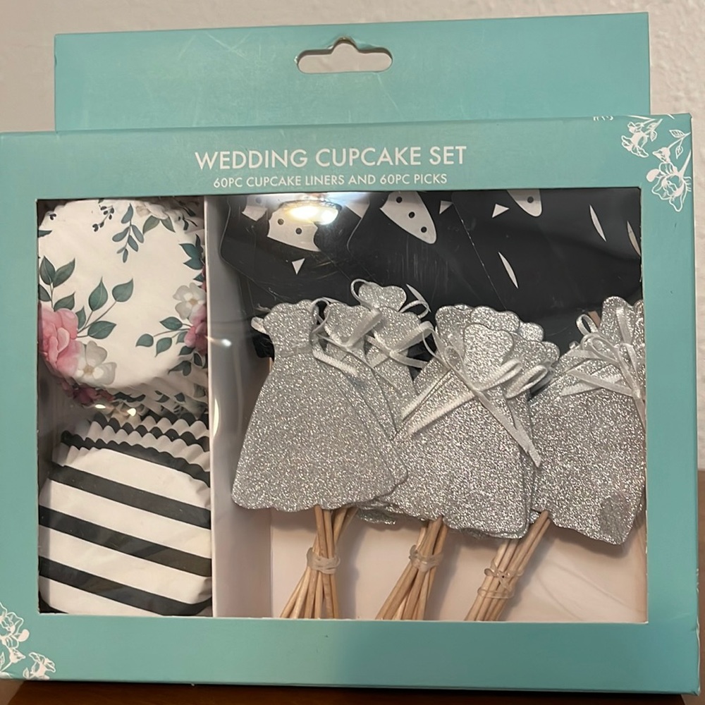 60 PC Wedding cupcake set
